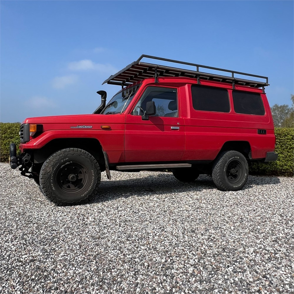 Toyota HZJ75 - Voiture: photos 5 Toyota HZJ75 - Voiture: photos 5