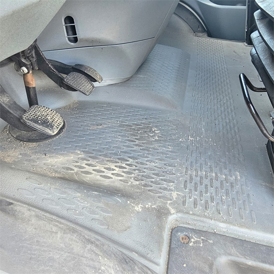 Tracteur routier Iveco Daily: photos 18
