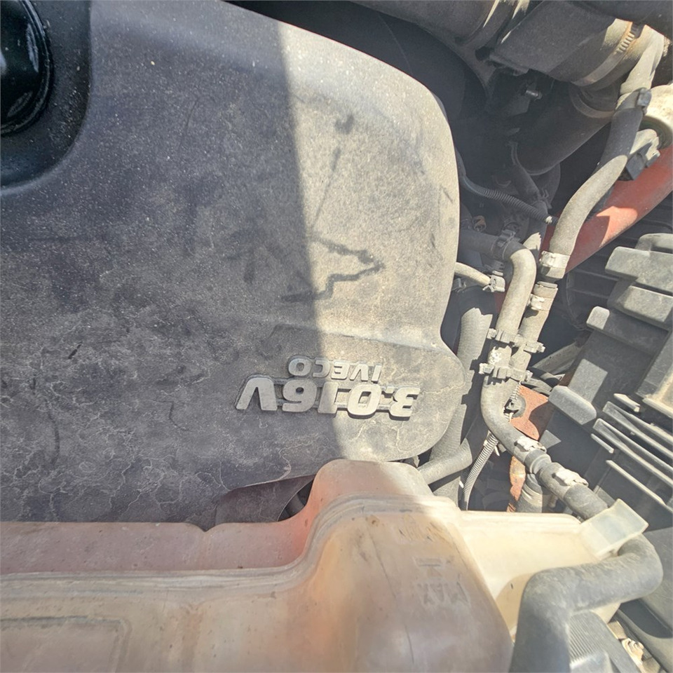 Tracteur routier Iveco Daily: photos 36