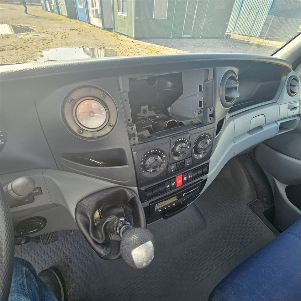 Tracteur routier Iveco Daily: photos 15