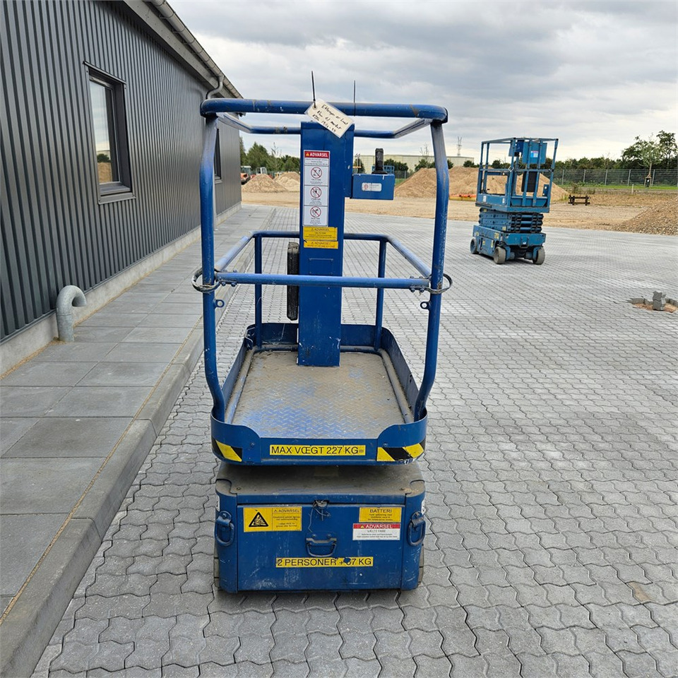 UpRight TM12 - Nacelle à mât vertical: photos 4 UpRight TM12 - Nacelle à mât vertical: photos 4