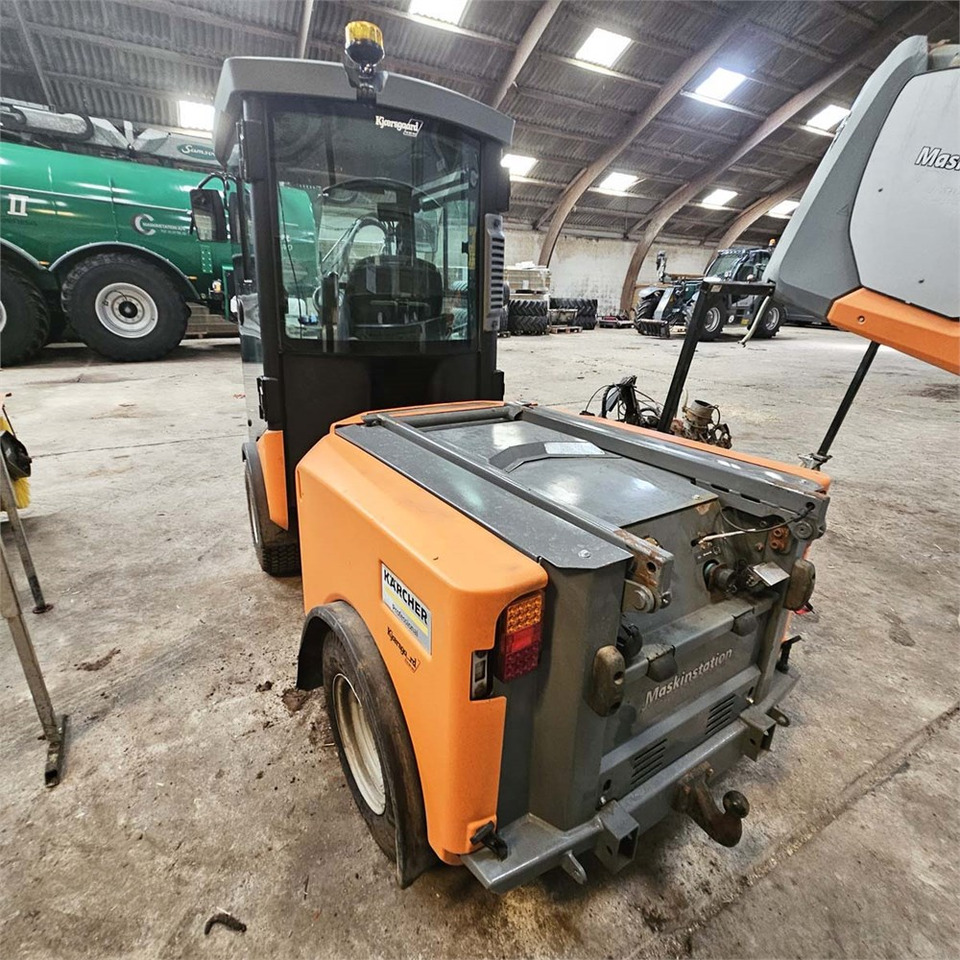 Kärcher PF-C MIC42 - Véhicule de voirie/ Spécial: photos 5 Kärcher PF-C MIC42 - Véhicule de voirie/ Spécial: photos 5