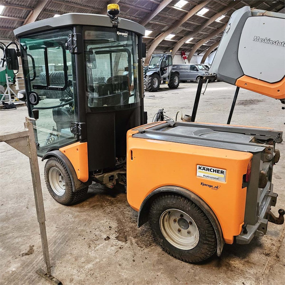 Kärcher PF-C MIC42 - Véhicule de voirie/ Spécial: photos 4 Kärcher PF-C MIC42 - Véhicule de voirie/ Spécial: photos 4