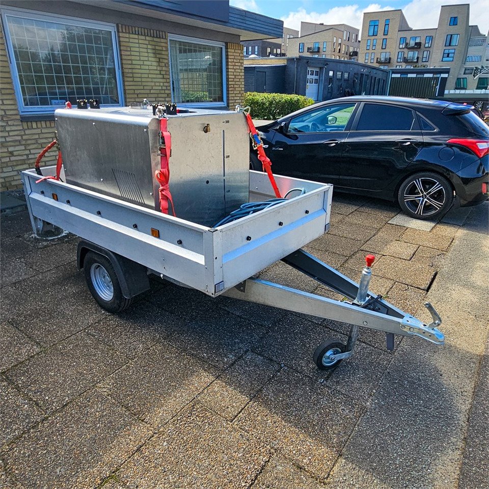 Purewash X-Weed E1 - Véhicule de voirie/ Spécial: photos 1 Purewash X-Weed E1 - Véhicule de voirie/ Spécial: photos 1