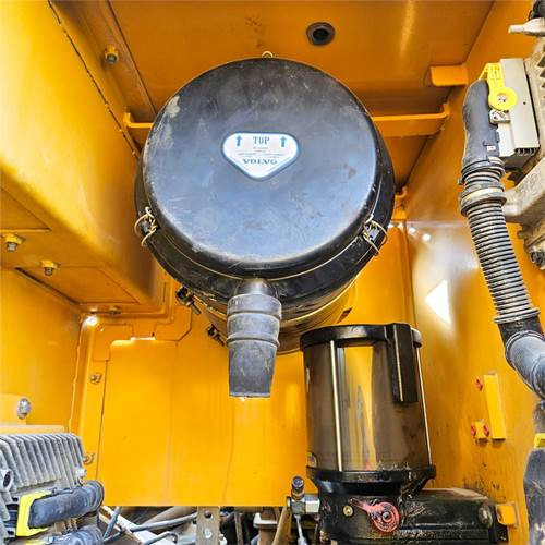 Volvo EC300 EL — crédit-bail Volvo EC300 EL: photos 45