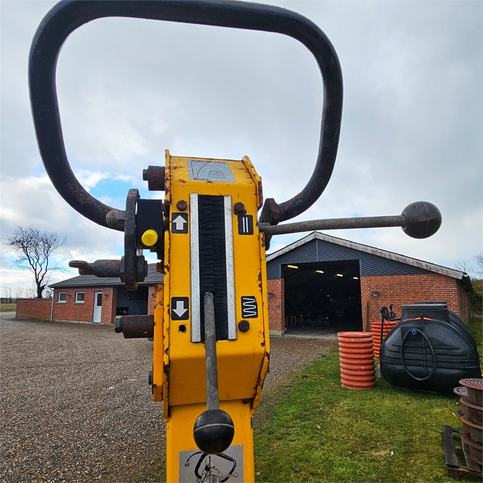 Mini compacteur Weber DVH 703 E: photos 9 Mini compacteur Weber DVH 703 E: photos 9