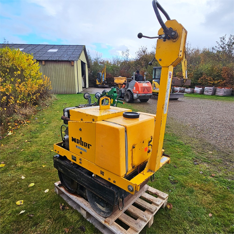 Mini compacteur Weber DVH 703 E: photos 6 Mini compacteur Weber DVH 703 E: photos 6