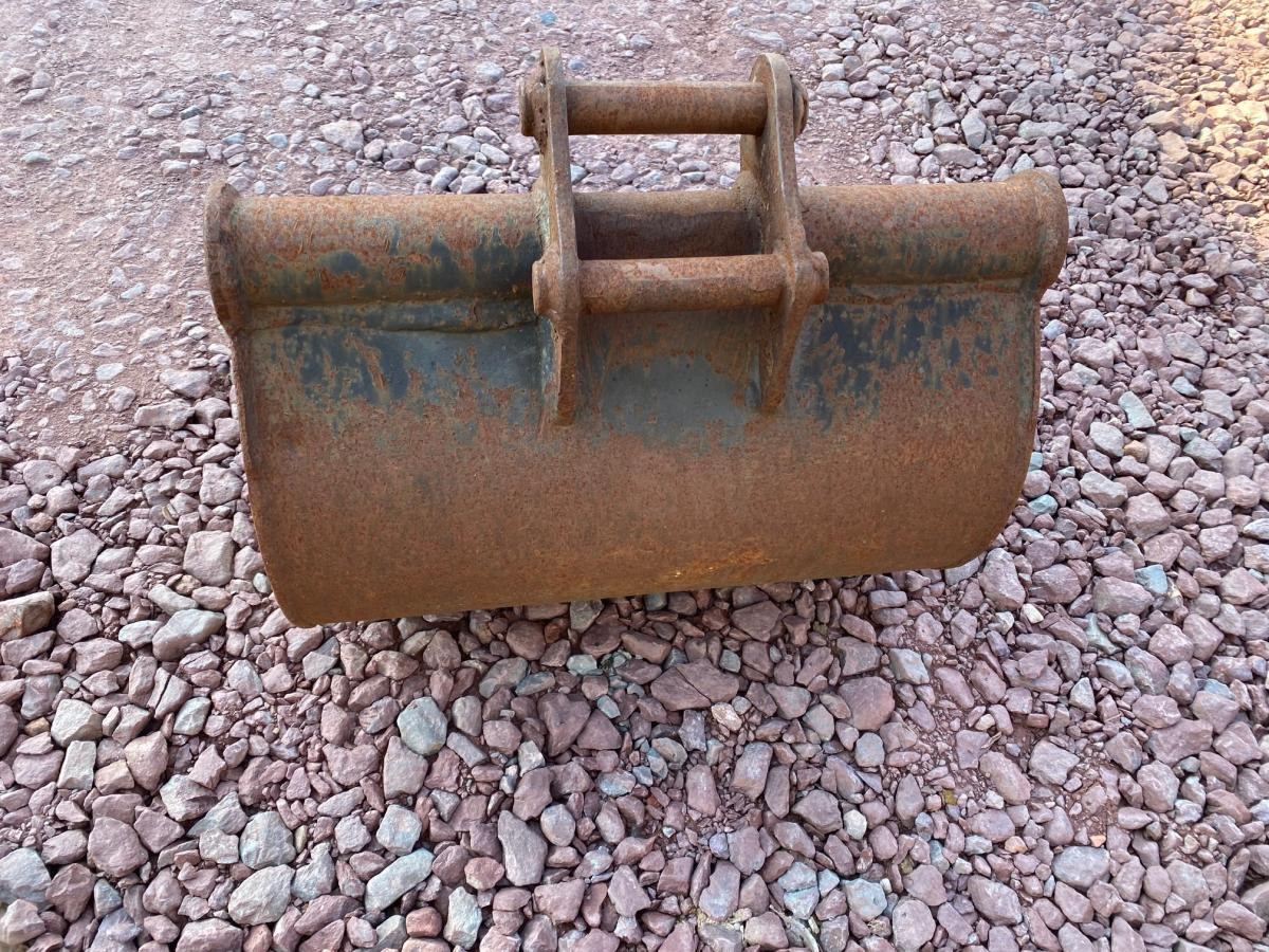 GEITH 40 CM POUR MINIPELLE - Godet pour pelle pour Engins de chantier: photos 3 GEITH 40 CM POUR MINIPELLE - Godet pour pelle pour Engins de chantier: photos 3