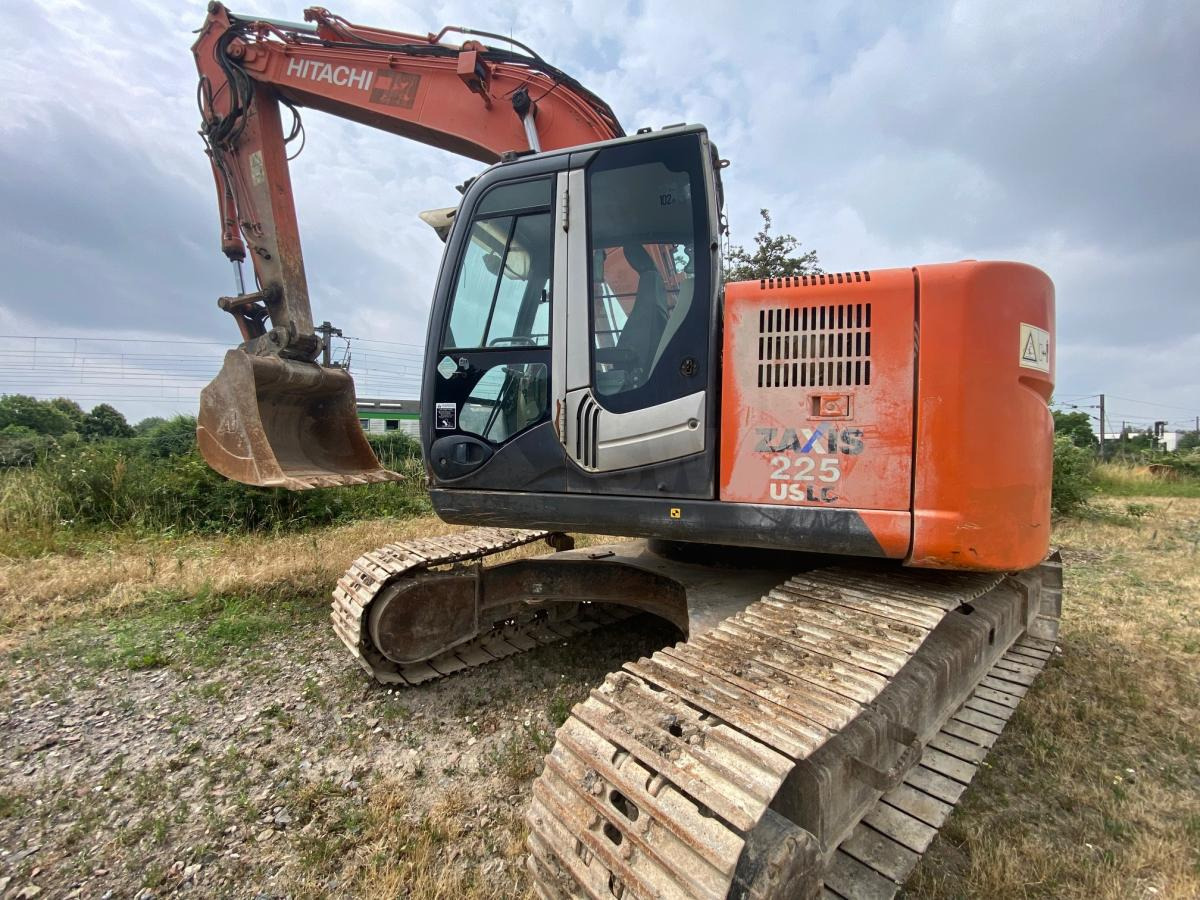 Hitachi ZX225USLC-3 - Pelle sur chenille: photos 1 Hitachi ZX225USLC-3 - Pelle sur chenille: photos 1