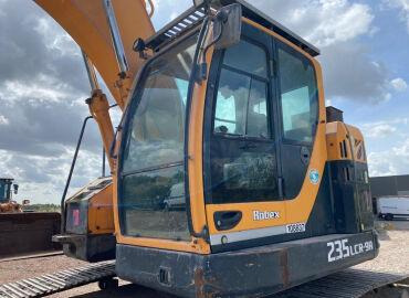 Pelle sur chenille Hyundai ROBEX 235 LCR-9A: photos 1