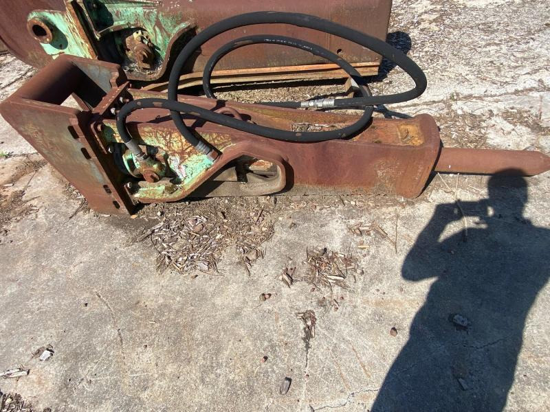 MONTABERT BRV - Marteau hydraulique: photos 1 MONTABERT BRV - Marteau hydraulique: photos 1