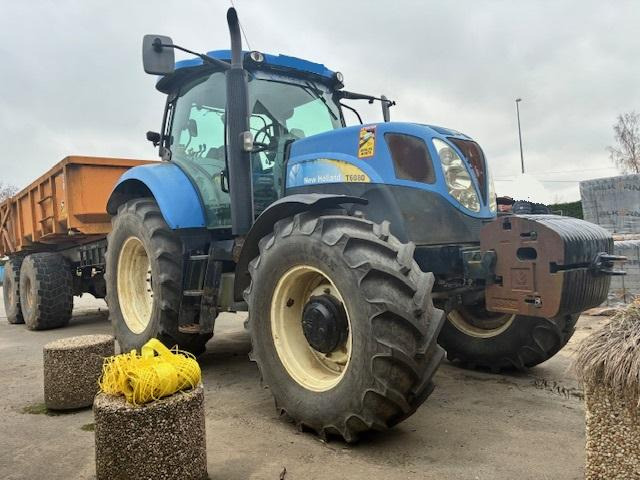 New Holland T 6080 - Tracteur agricole: photos 3 New Holland T 6080 - Tracteur agricole: photos 3