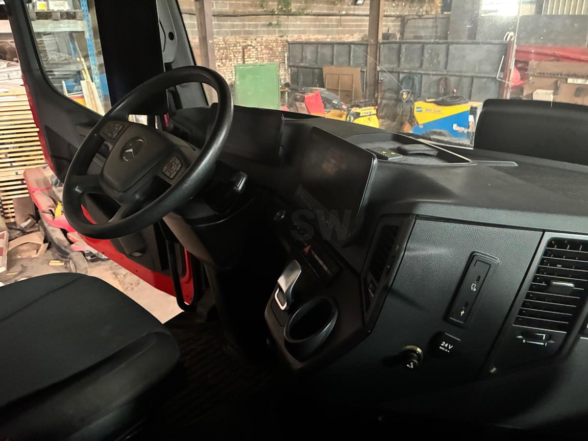 Tracteur routier Mercedes AROCS 2046: photos 8