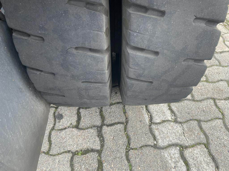 Chariot élévateur électrique Kalmar ECF80-9: photos 9 Chariot élévateur électrique Kalmar ECF80-9: photos 9