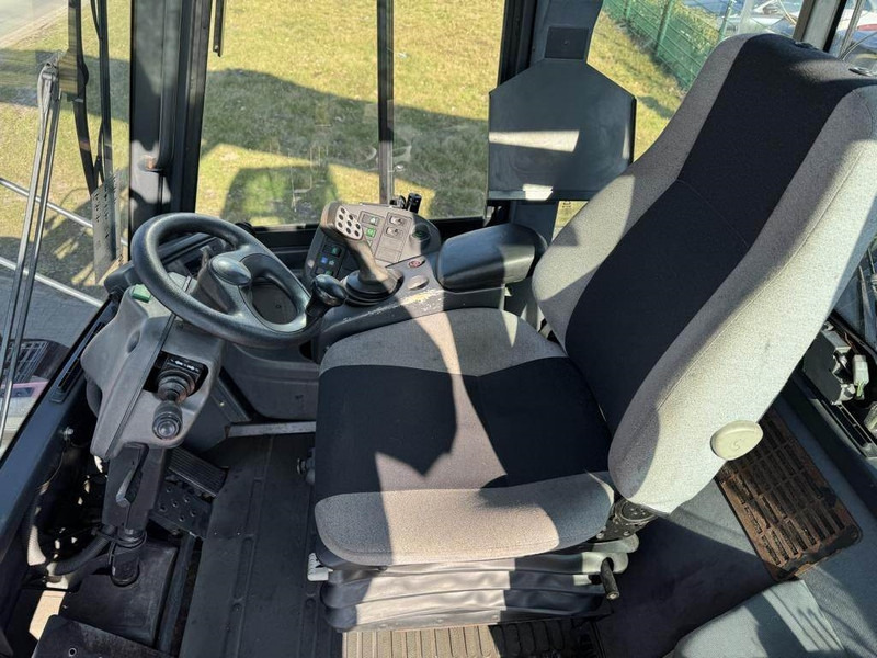 Linde C4540TL - Reach stacker: photos 5 Linde C4540TL - Reach stacker: photos 5