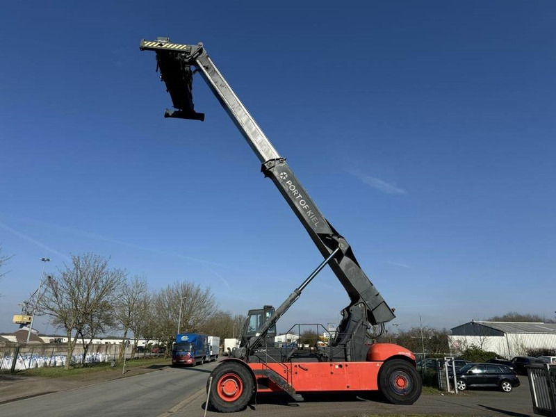 Linde C4540TL - Reach stacker: photos 3 Linde C4540TL - Reach stacker: photos 3