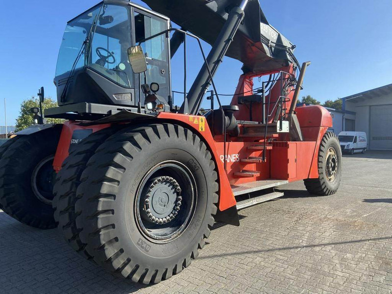 SMV 4535TC5 - Reach stacker: photos 4 SMV 4535TC5 - Reach stacker: photos 4