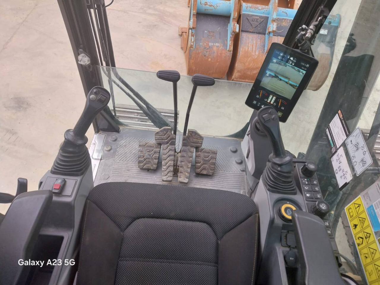 CAT 320 - Pelle sur chenille: photos 5 CAT 320 - Pelle sur chenille: photos 5
