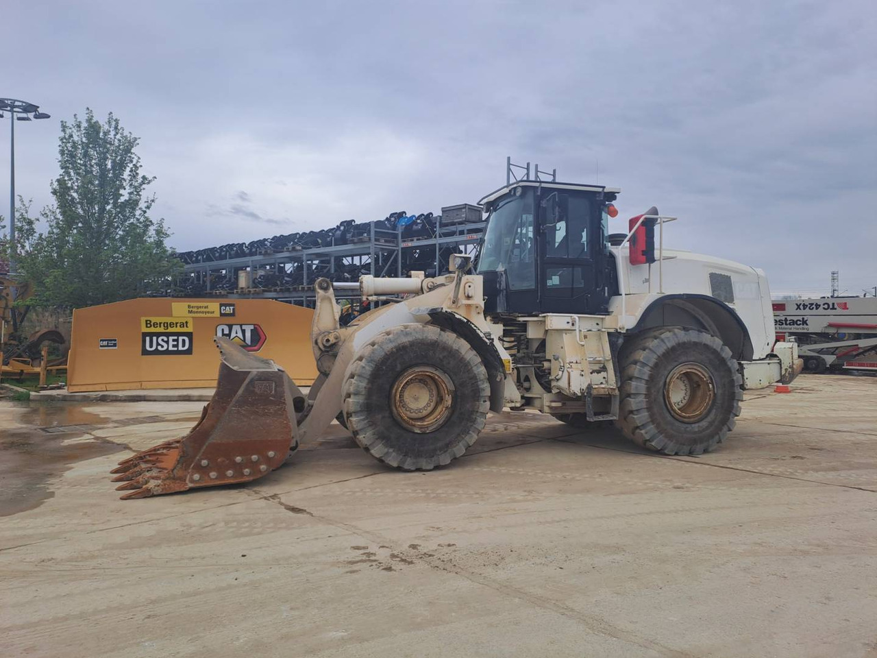 CAT 966M - Chargeuse sur pneus: photos 1 CAT 966M - Chargeuse sur pneus: photos 1