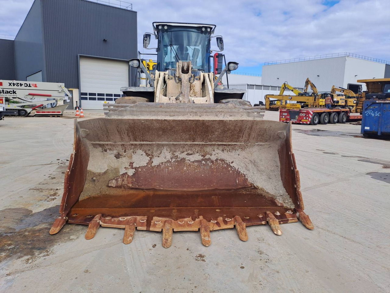 CAT 966M - Chargeuse sur pneus: photos 4 CAT 966M - Chargeuse sur pneus: photos 4