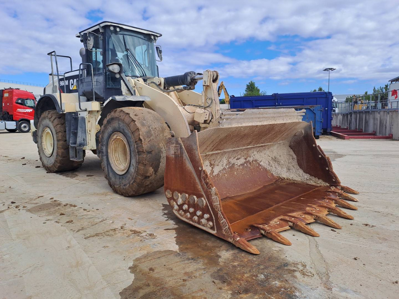 CAT 966M - Chargeuse sur pneus: photos 3 CAT 966M - Chargeuse sur pneus: photos 3