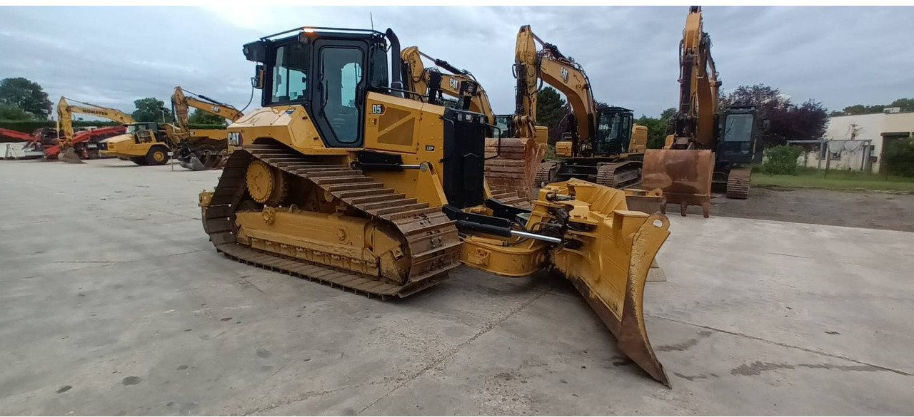 CAT D5 - Bulldozer: photos 2 CAT D5 - Bulldozer: photos 2