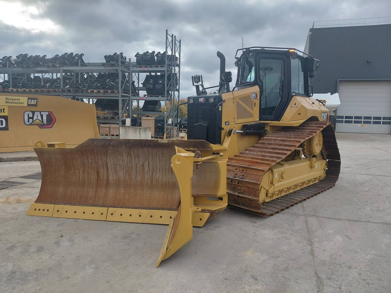 CAT D5 - Bulldozer: photos 2 CAT D5 - Bulldozer: photos 2