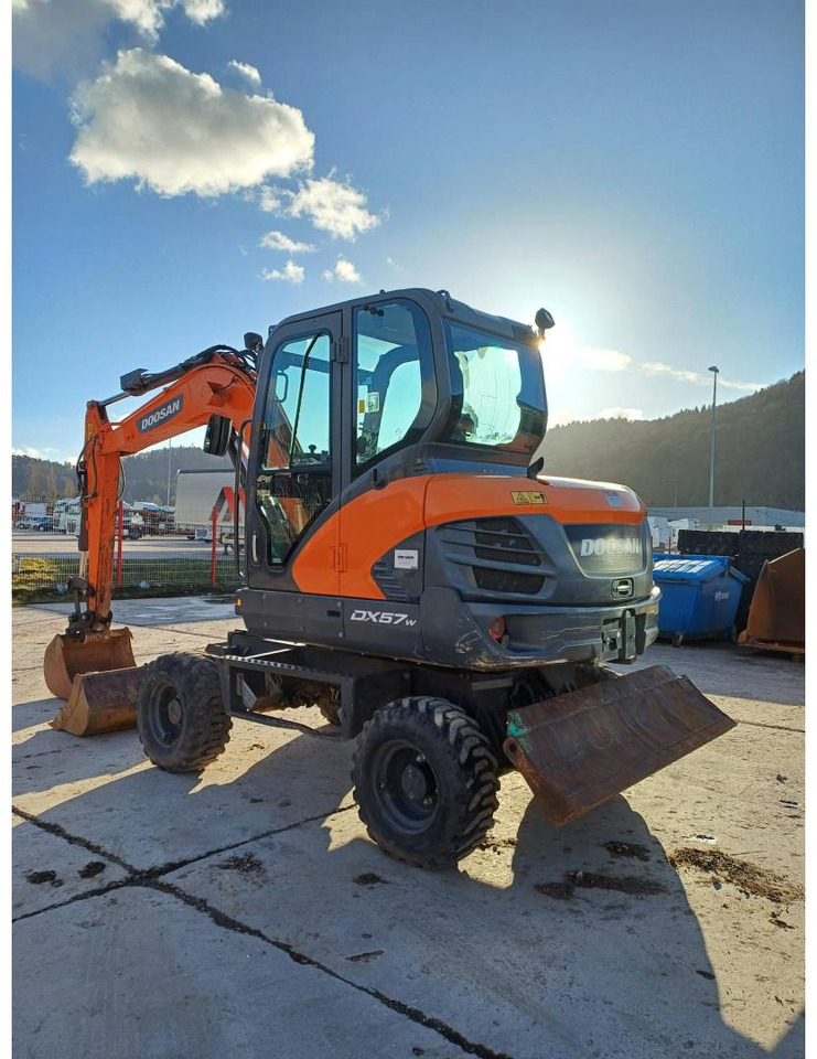 DOOSAN INFRACORE AMERICA CORP. DX57W-7 - Pelle sur pneus: photos 4 DOOSAN INFRACORE AMERICA CORP. DX57W-7 - Pelle sur pneus: photos 4