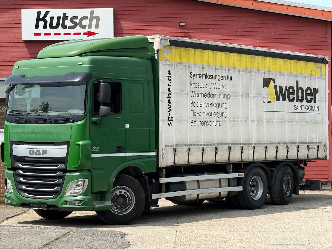 DAF XF 460 SpaceCab, Edscha, Lenkachse, Intarder - Camion à rideaux coulissants: photos 1 DAF XF 460 SpaceCab, Edscha, Lenkachse, Intarder - Camion à rideaux coulissants: photos 1