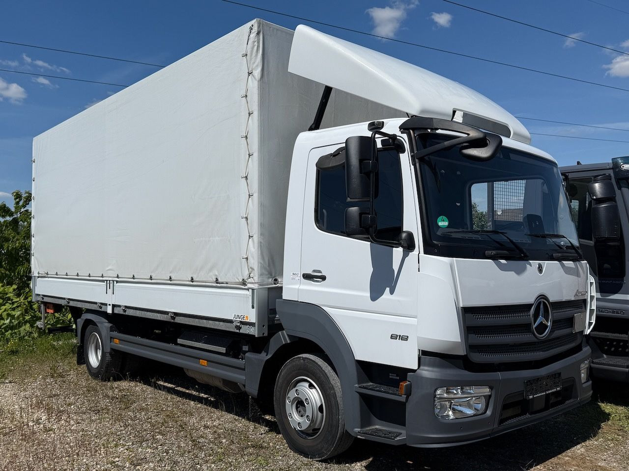 Camion à rideaux coulissants Mercedes-Benz Atego 818L Plane, Ladebordwand, Klima, AHK: photos 25