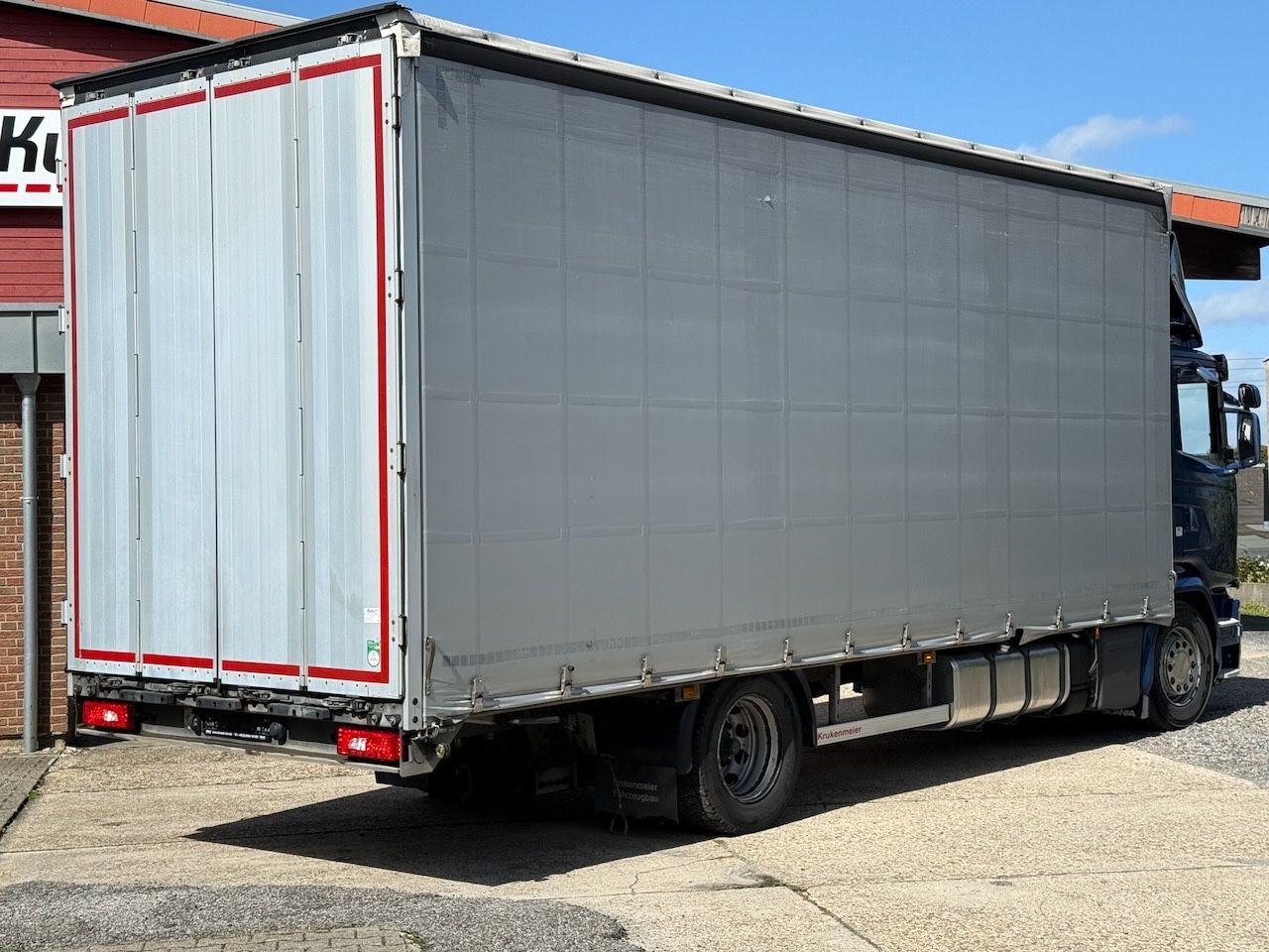 Scania G410 /4x2/Pritsche-Plane mit durchladbarem Anh. - Camion à rideaux coulissants: photos 5 Scania G410 /4x2/Pritsche-Plane mit durchladbarem Anh. - Camion à rideaux coulissants: photos 5