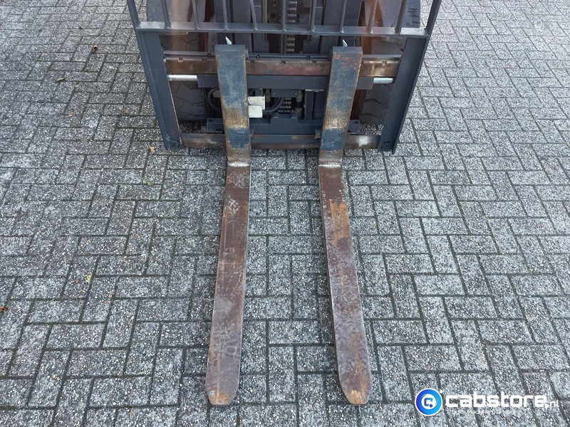 Linde H35D-02 Heftruck - Bouwjaar 2013 - Draaiuren 6892 - Diesel - Side Shift - Freelift - Doorrij hoogte 217 cm !! - Chariot élévateur diesel: photos 5 Linde H35D-02 Heftruck - Bouwjaar 2013 - Draaiuren 6892 - Diesel - Side Shift - Freelift - Doorrij hoogte 217 cm !! - Chariot élévateur diesel: photos 5