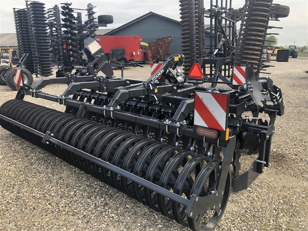 Agroland TITANUM 4000 - Herse rotative: photos 1 Agroland TITANUM 4000 - Herse rotative: photos 1