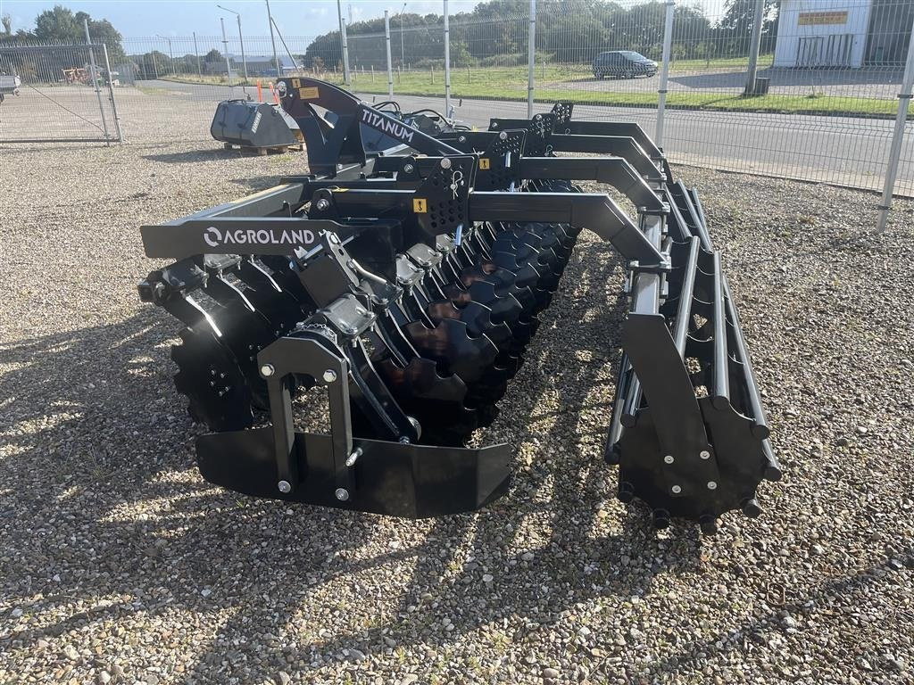 Agroland Titanum 400 - Herse rotative: photos 4 Agroland Titanum 400 - Herse rotative: photos 4