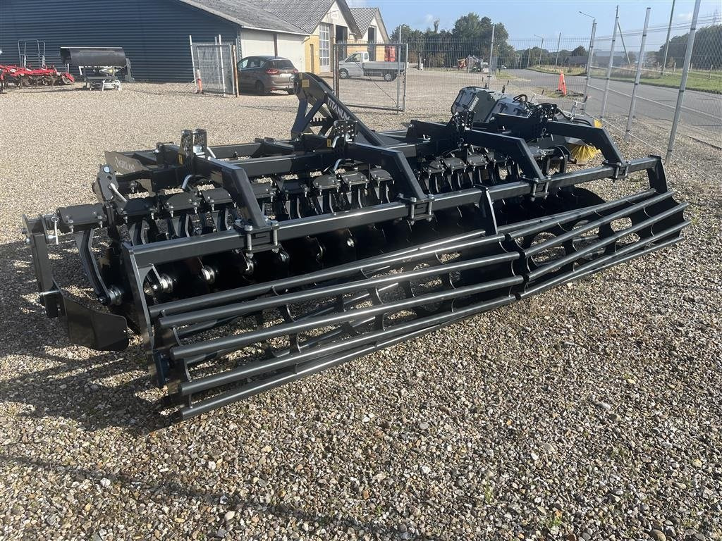Agroland Titanum 400 - Herse rotative: photos 3 Agroland Titanum 400 - Herse rotative: photos 3
