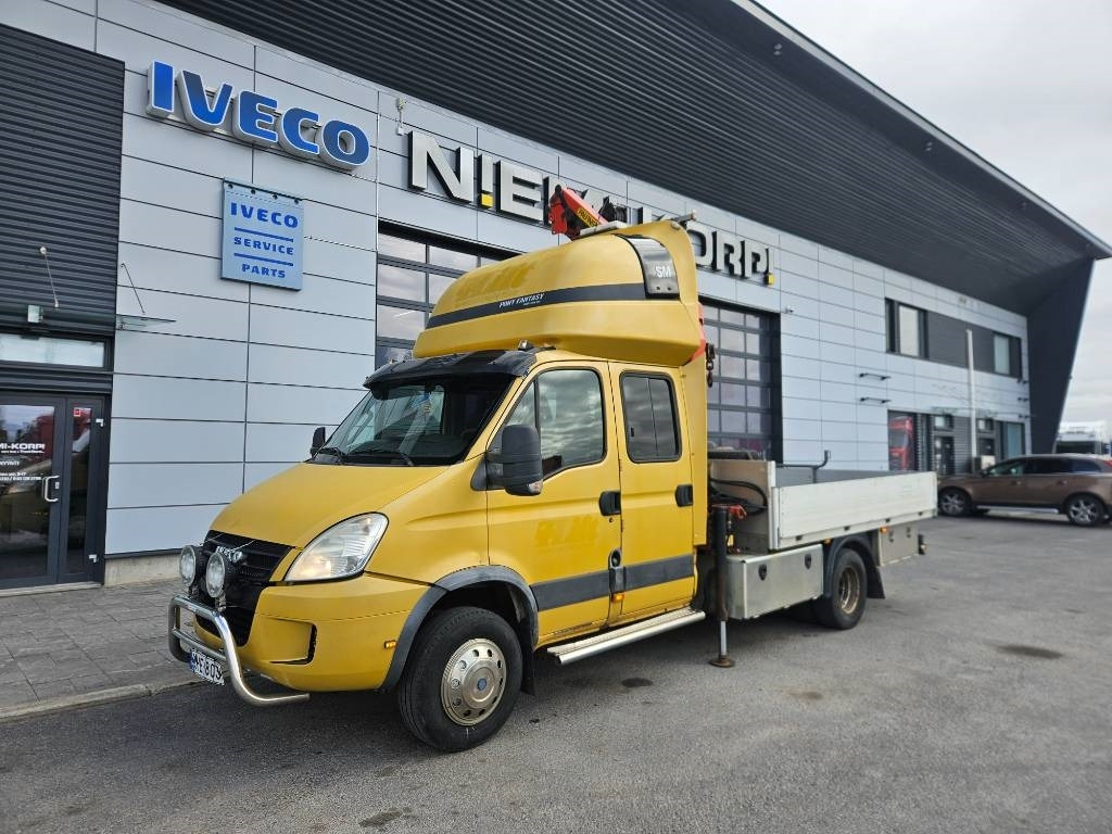Iveco Daily 65C18 D Palfinger PK3700+ makuuohjaamo - Utilitaire plateau: photos 2 Iveco Daily 65C18 D Palfinger PK3700+ makuuohjaamo - Utilitaire plateau: photos 2