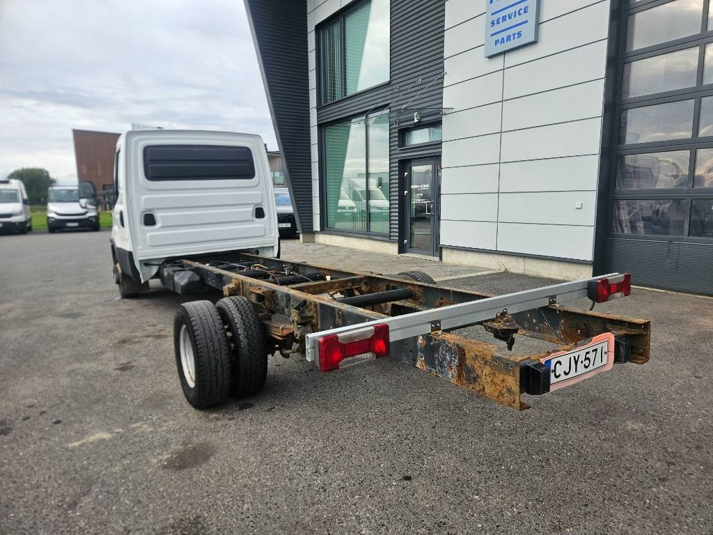 Iveco Daily 70C17 - Fourgon grand volume: photos 4 Iveco Daily 70C17 - Fourgon grand volume: photos 4