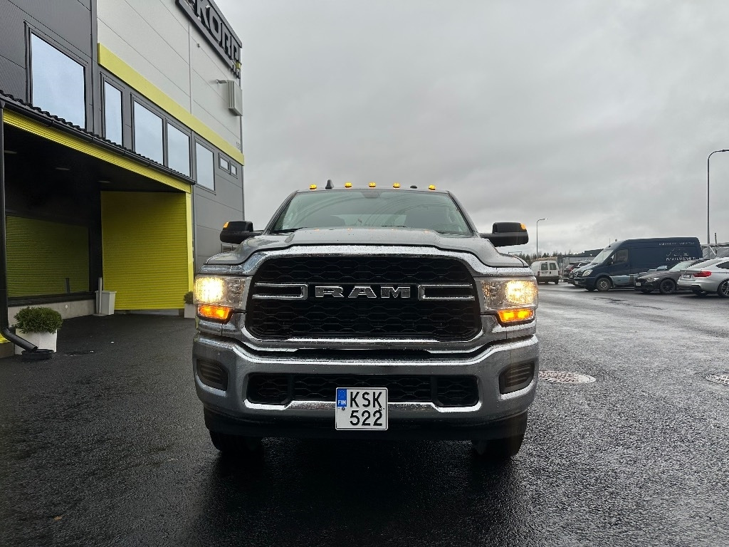 RAM 2500 Tradesman - Pick-up: photos 2 RAM 2500 Tradesman - Pick-up: photos 2