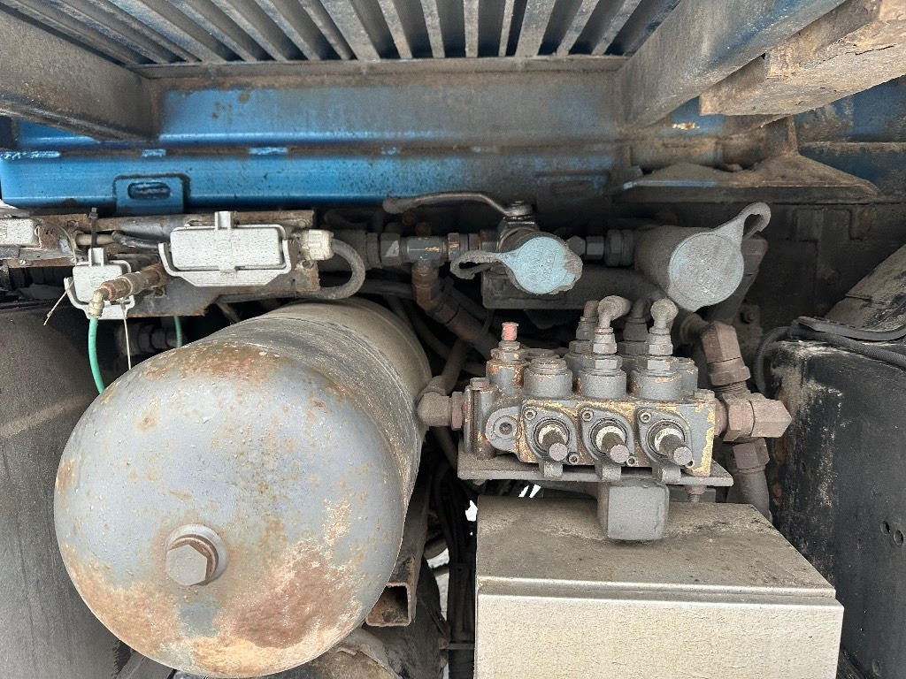 Volvo FH 13 500hv 8x4*4 - Camion grue: photos 3 Volvo FH 13 500hv 8x4*4 - Camion grue: photos 3