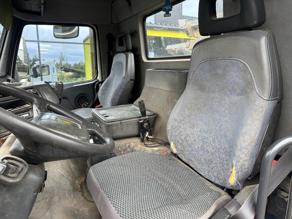Camion multibenne Volvo FM7 4x2 vaijerilaitteilla: photos 9