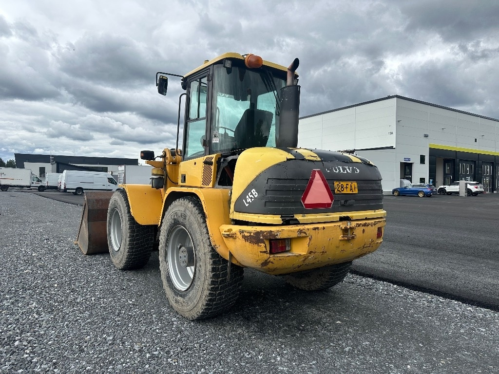 Volvo L45B 4X4 /245 - Valet de ferme: photos 4 Volvo L45B 4X4 /245 - Valet de ferme: photos 4
