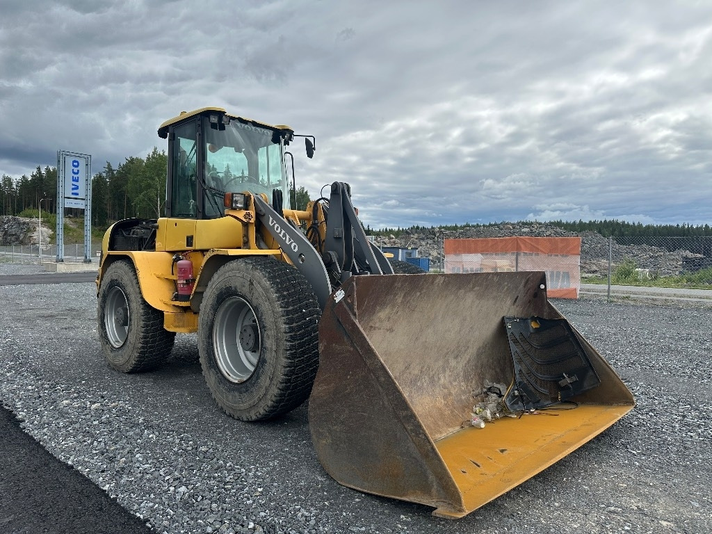 Volvo L45B 4X4 /245 - Chargeuse sur pneus: photos 2 Volvo L45B 4X4 /245 - Chargeuse sur pneus: photos 2