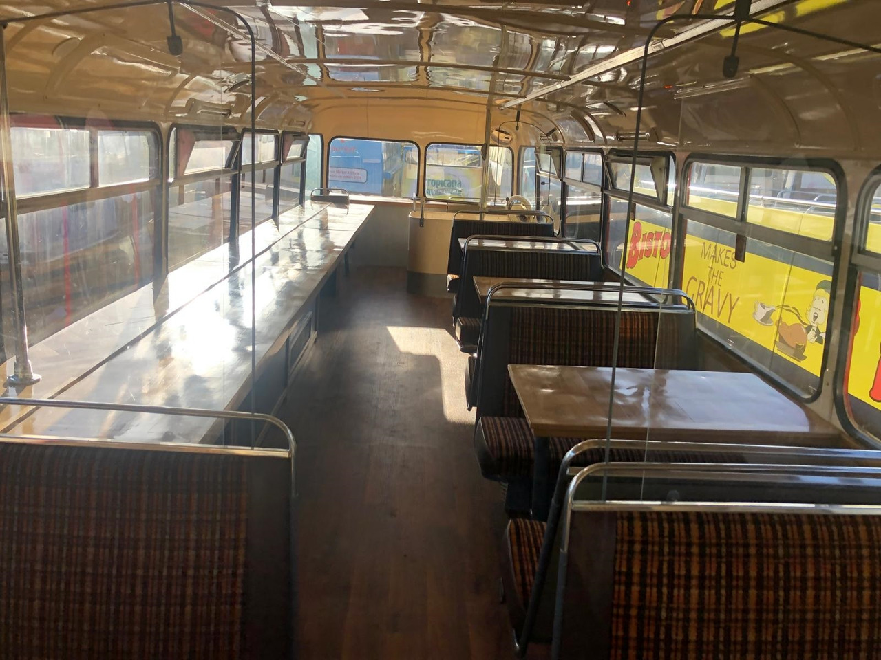 Bristol MOBILE BAR CAFE or RESTAURANT - Bus à impériale: photos 4 Bristol MOBILE BAR CAFE or RESTAURANT - Bus à impériale: photos 4