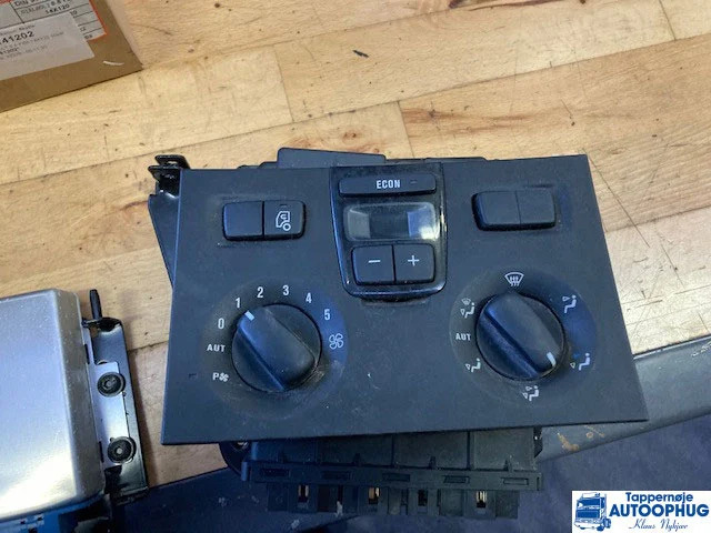 Scania ECU GMS P/N: 2148226 / 2559113 - Bloc de gestion pour Camion: photos 3 Scania ECU GMS P/N: 2148226 / 2559113 - Bloc de gestion pour Camion: photos 3