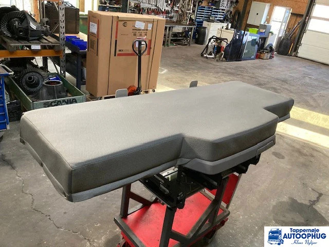 Scania Extendable bed – Scania 2674178 - Cabine et intérieur pour Camion: photos 1 Scania Extendable bed – Scania 2674178 - Cabine et intérieur pour Camion: photos 1