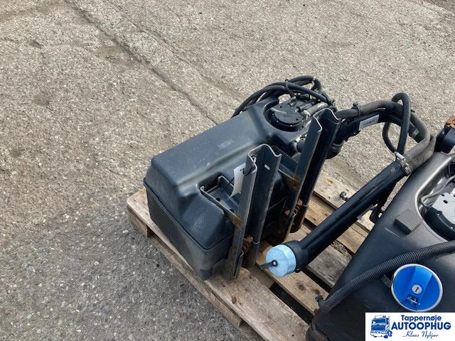 Scania adblue tank – reductant tank Scania 2196094 - AdBlue réservoir pour Camion: photos 3 Scania adblue tank – reductant tank Scania 2196094 - AdBlue réservoir pour Camion: photos 3
