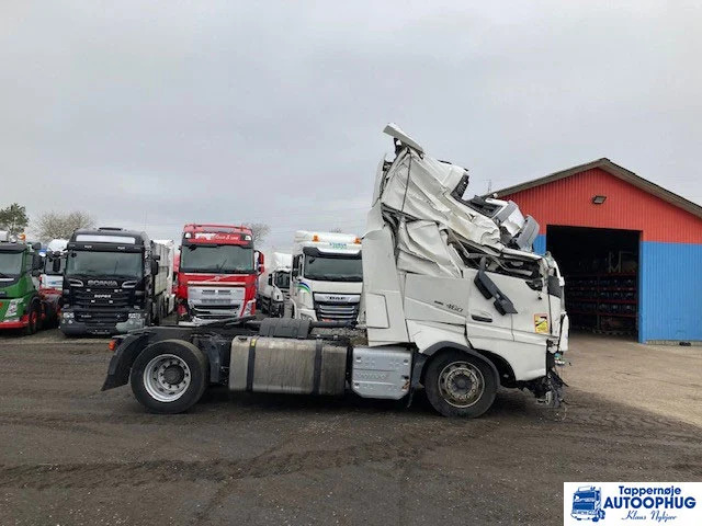 Volvo FH460 4X2 Skadet - Tracteur routier: photos 3 Volvo FH460 4X2 Skadet - Tracteur routier: photos 3
