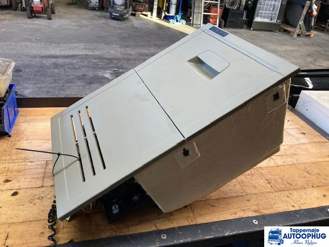 Volvo refrigerator – køleskab – Volvo 82174077 - Cabine et intérieur pour Camion: photos 1 Volvo refrigerator – køleskab – Volvo 82174077 - Cabine et intérieur pour Camion: photos 1