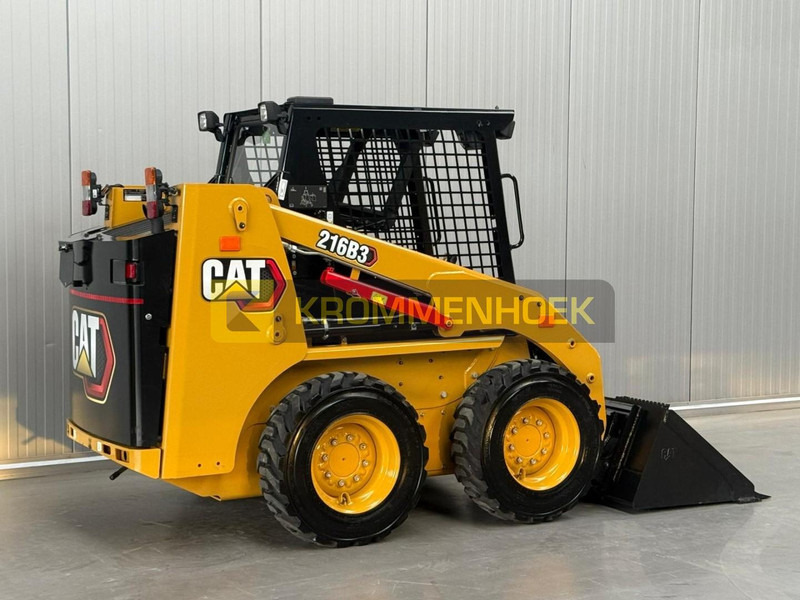 Caterpillar 216 B3 - Mini chargeuse: photos 4 Caterpillar 216 B3 - Mini chargeuse: photos 4