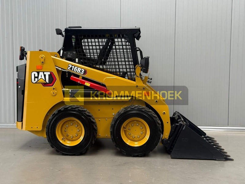 Caterpillar 216 B3 - Mini chargeuse: photos 5 Caterpillar 216 B3 - Mini chargeuse: photos 5
